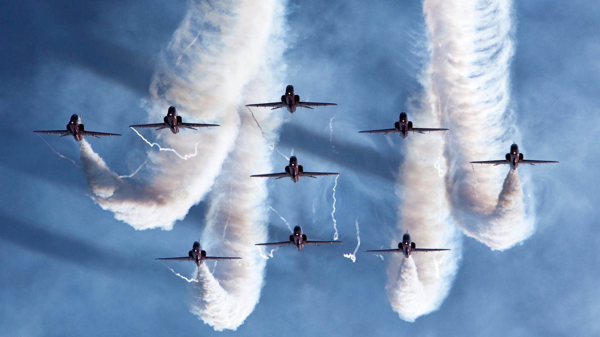 数字化转播技术推动足球赛事全球同步直播,数字化转播的电视节目以哪几类为主